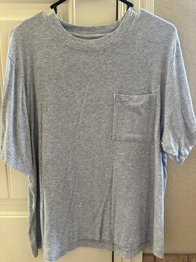 American Eagle Outfitters Light Gray Short Sleeve Pocket Tee